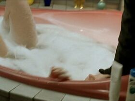 Бенедикт Лойен голая – Кто грохнул Памелу? (2003) #2