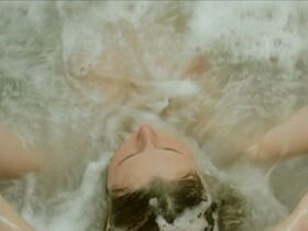 Бенедикт Лойен голая – Кто грохнул Памелу? (2003) #5