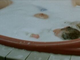 Бенедикт Лойен голая – Кто грохнул Памелу? (2003) #6