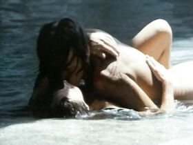 Бенте Борсум голая – Дом на скалах (1974) #16