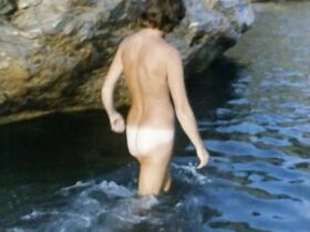 Бенте Борсум голая – Дом на скалах (1974) #5