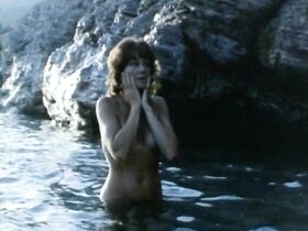 Бенте Борсум голая – Дом на скалах (1974) #6