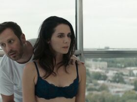 Мелисса Дезормо-Полен секси – Threesome (2017) #5