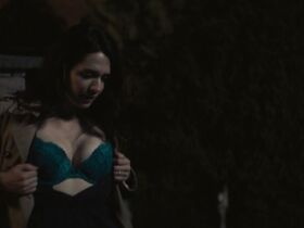 Мелисса Дезормо-Полен секси – Threesome (2017) #9