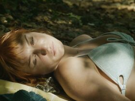 Летиция Клеман голая – Luna (2018) #3