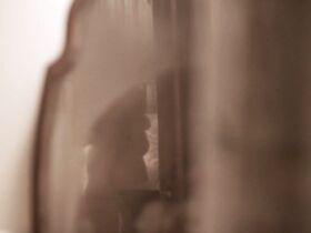 Мэгги Грэйс голая – Запах дождя и молнии (2017) #2