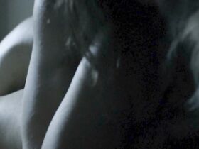 Мэгги Грэйс голая – Запах дождя и молнии (2017) #4