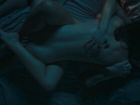 Эри Грейнор секси – Умираю со смеху s02e03 (2018) #5