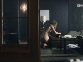 Лиза Поттхофф голая – Carneval — Der Clown bringt den Tod (2018) #5