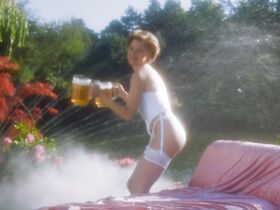 Джули Боуэн секси – Счастливчик Гилмор (1996) #3