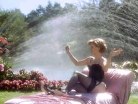 Джули Боуэн секси – Счастливчик Гилмор (1996) #4