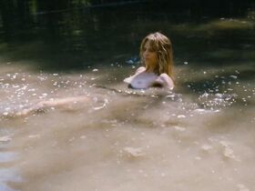 Сабрина Сейвеку голая – The Girl and the River (2014) #6