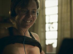 Нина Дёгг Филиппусдоуттир голая – Заключённые s01e02 (2017) #4