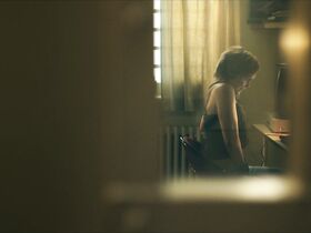 Нина Дёгг Филиппусдоуттир голая – Заключённые s01e02 (2017) #6