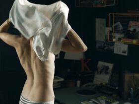 Гитте Уитт голая – Порнояйца (2013) #3