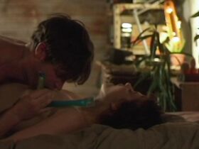 Нэнси Троттер голая – Вспышки любви (2010) #8