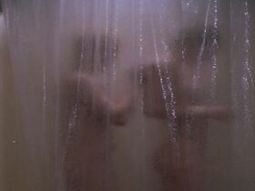 Жюли Дю Паж секси – Измена (2003) #9