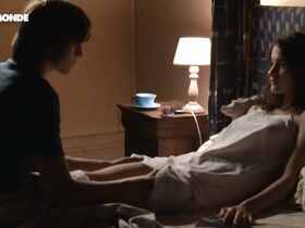 Ребекка Мардер голая – Emma (2011) #6