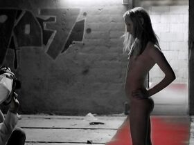 Каролина Хоффманн голая – Иллюзия (2013) #4