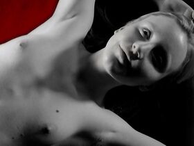 Каролина Хоффманн голая – Иллюзия (2013) #6