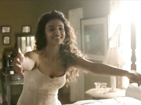 Радхика Апте секси – Ахалья (2015)