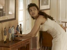 Радхика Апте секси – Ахалья (2015) #3