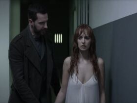 Ана О’Райли голая – Лунатик (2017) #11