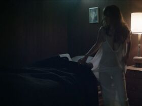 Ана О’Райли голая – Лунатик (2017) #9