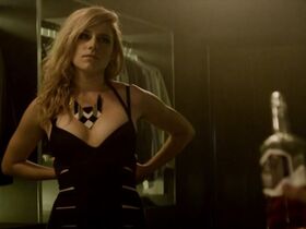 Аликс Вилтон Риган секси – Прыжок (2015) #4