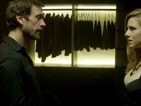 Аликс Вилтон Риган секси – Прыжок (2015) #6