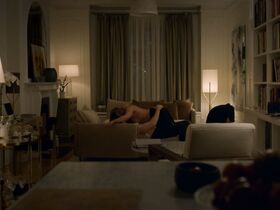 Эбби Корниш голая – Джек Райан s01e04 (2018) #5