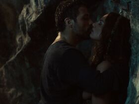 Наталия Вёрнер голая – Столпы Земли s01e02-06 (2010) #4