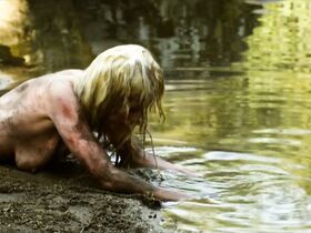 Мария Форке голая – В грязи (2016) #8