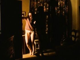 Тереза Мадруга голая – В белом городе (1983) #5