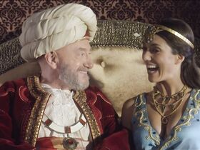 Ванесса Гид секси – Новые приключения Аладдина (2015)