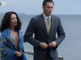 Майбритт Саэренс голая – Better Times s01e01 (2004) #3