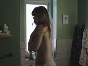 Биргитта Йорт Сёренсен секси – Серая зона s01e01-03 (2018) #6