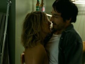 Лоранс Арне голая – Все пары делают это (2017) #3