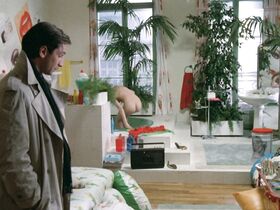 Грейс Де Капитани голая – Откройте, полиция! (1984) #4