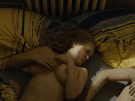 Доминика Зеленикова голая – Little Feather (2016) #2 #5