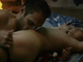 Лан Ки голая – She Walks (2015)