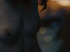 Паула Бер голая – Плохие банки s01e06 (2018)