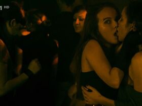 Тереза Рамба голая – Všiváci (2014) #3