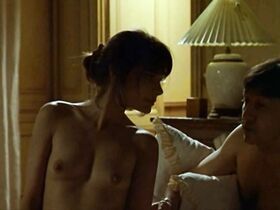 Мари Трентиньян голая – Летняя ночь в городе (1990) #7