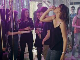 Каролин Кебекус секси – Твой выход, детка! (2017) #2