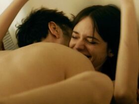 Стэйси Мартин голая – Нас не догонят (2018) #7