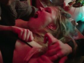 Рикарда Сэйфрид голая – Телефон полиции — 110 s47e04 (2018) #5