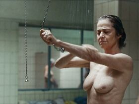 Шарлотта Рэмплинг голая – Ханна (2017)