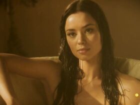 Дафна Фернандес голая – Земля волков s01-03 (2010-2014) #9