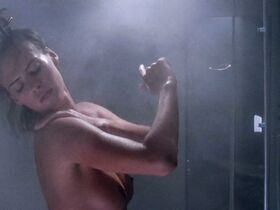 Аннабел Скофилд голая – Солнечный кризис (1990)